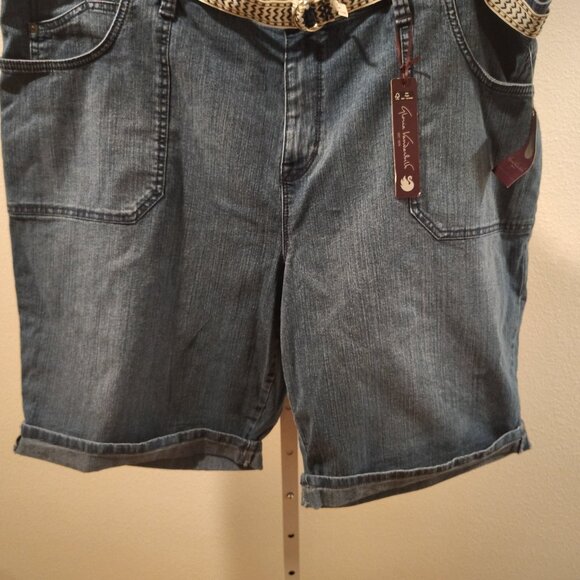 Gloria Vanderbilt Bermuda Mayfair Mia Belted Denim Jean Shorts Plus Size 24W NWT - Picture 13 of 14